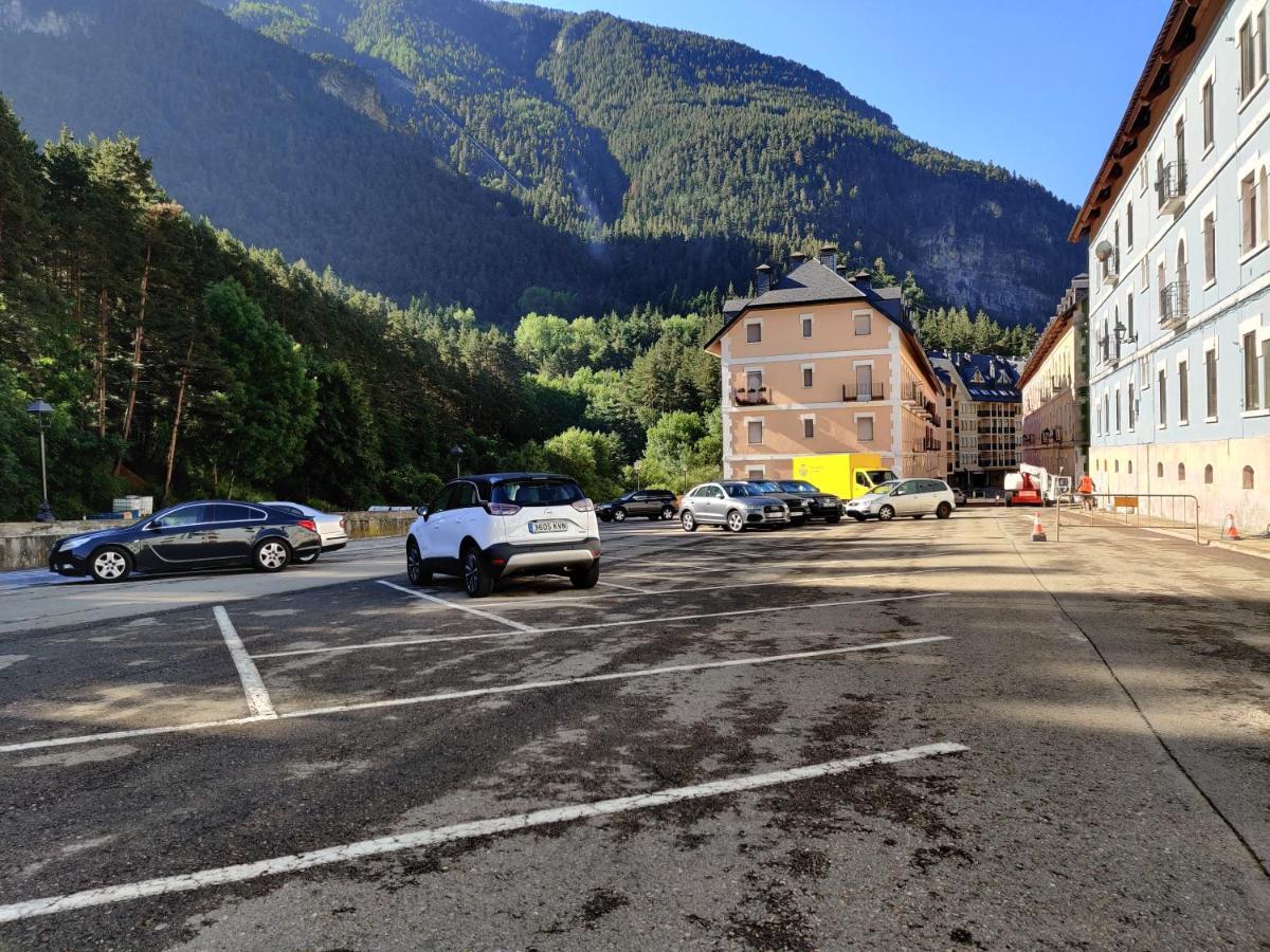 Apartament "Leo Pixel" Avairent Canfranc Estacion Zewnętrze zdjęcie