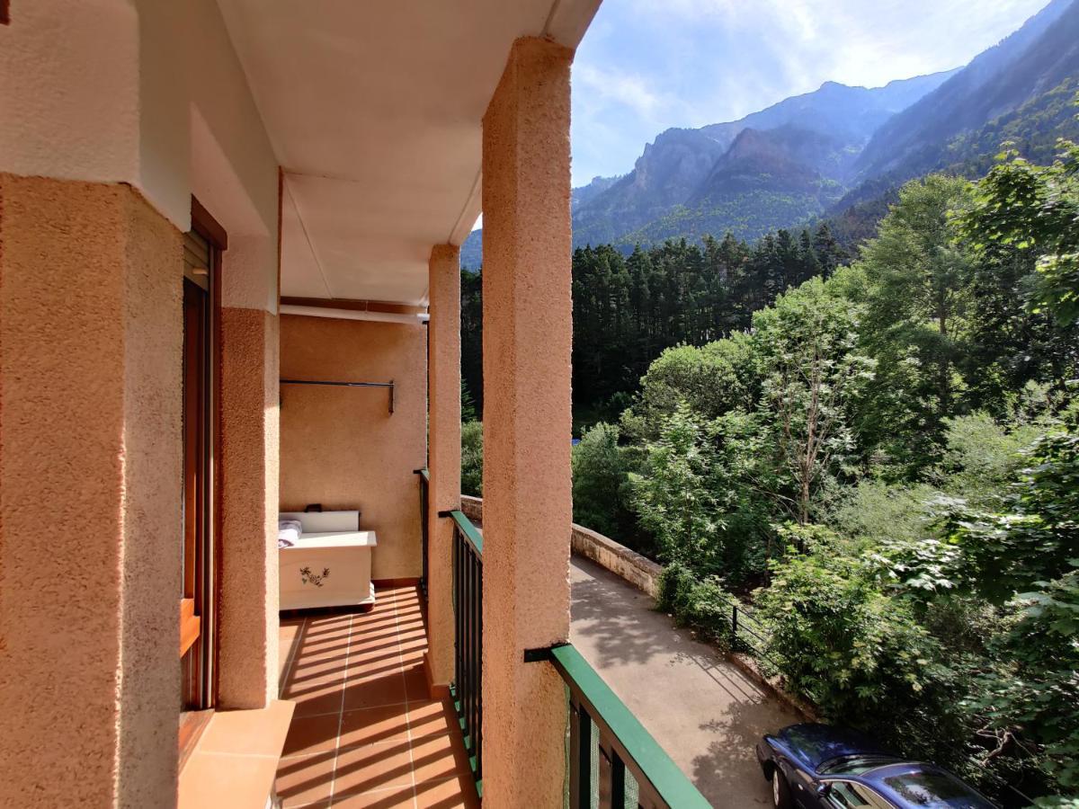 Apartament "Leo Pixel" Avairent Canfranc Estacion Zewnętrze zdjęcie